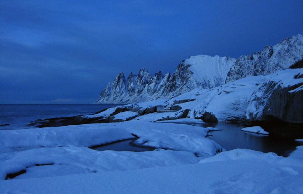 Senja Hotell Finnsnes Exterior foto